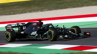 Lewis Hamilton s Mercedesem W11 v Mugellu