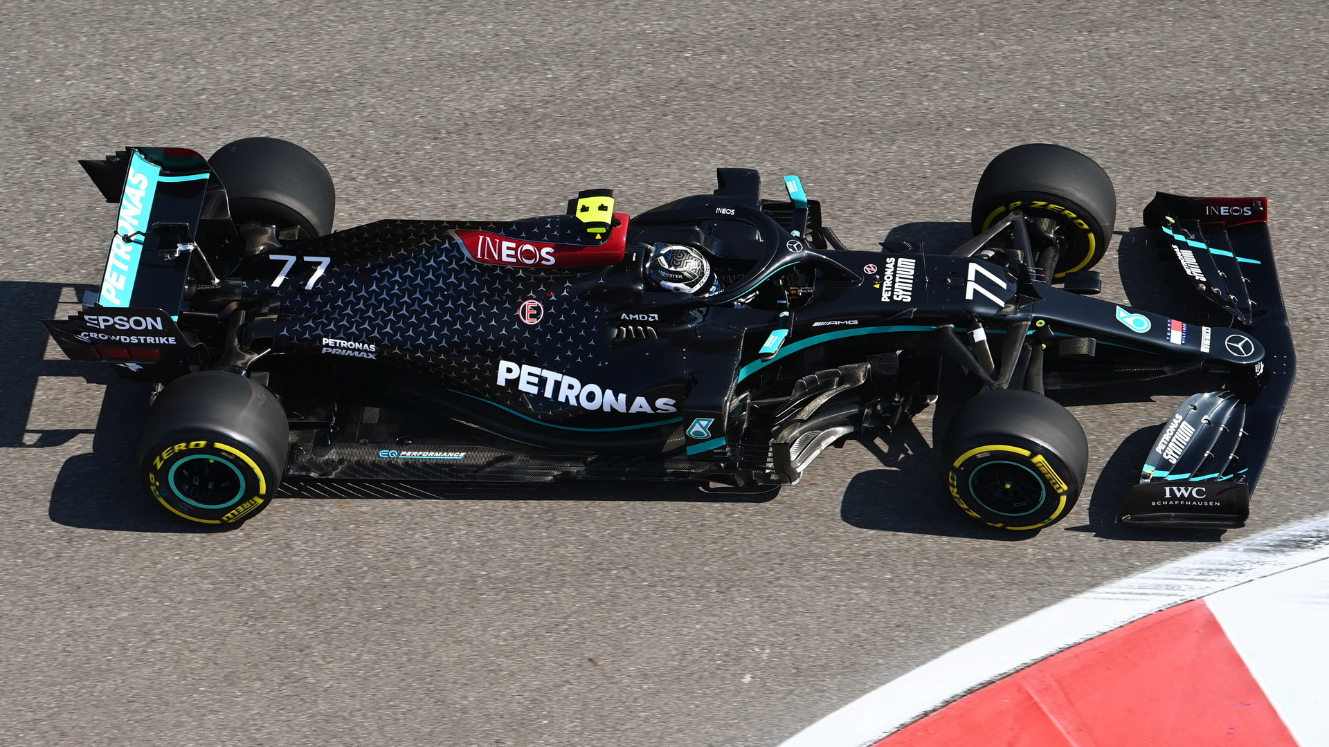 Valtteri Bottas vytěžil z Hamiltonových penalizací maximum, na čistém vzduchu kontroloval tempo závodu