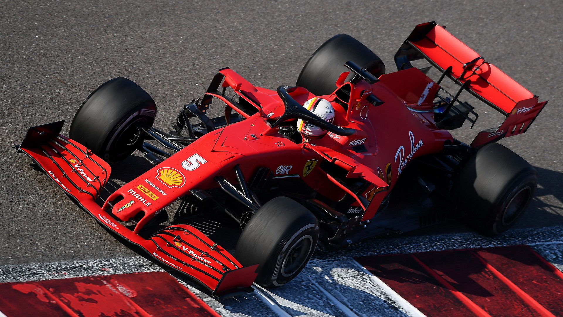 Vettelovi u Ferrari pšenka nekvete, stejně jako nekvetla Alonsovi