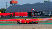 Mick Schumacher s vozem Ferrari SF71H ve Fioranu
