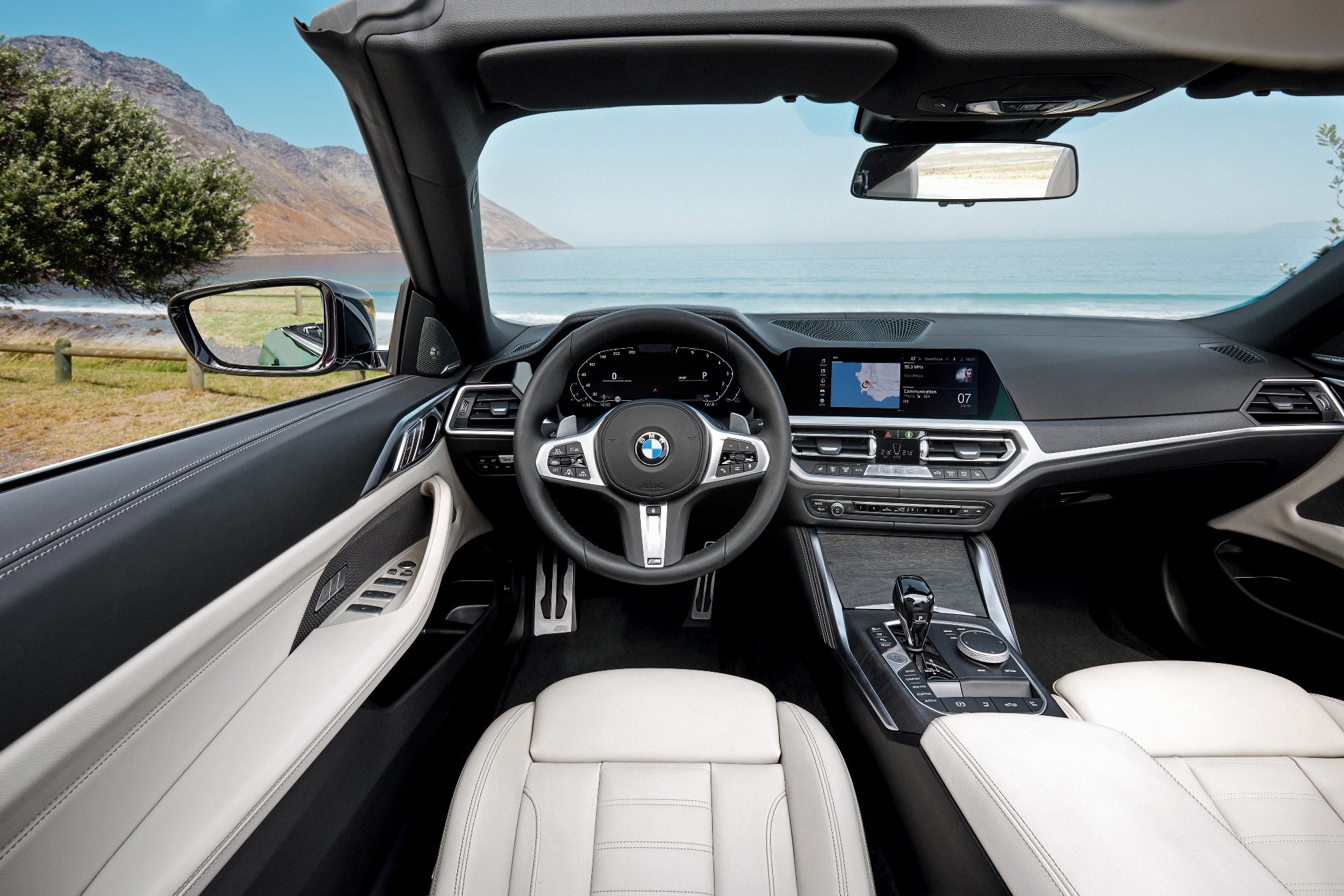 BMW 4 Cabrio začíná na českém trhu s cenou 1 319 500 Kč s motorem o výkonu 135 kW (184 k)