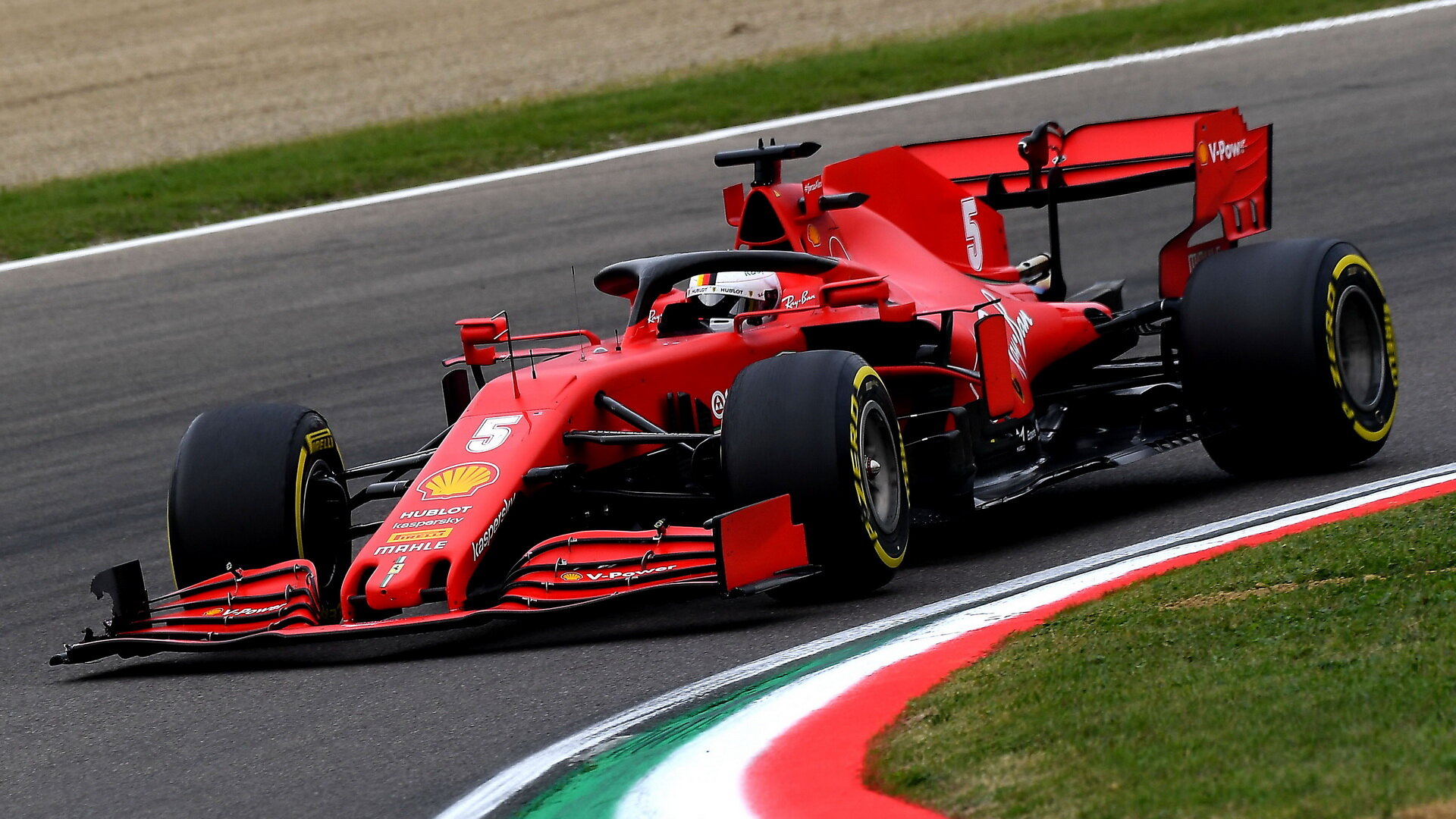 Sebastian Vettel při závodě v Imole