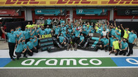 Oslavy mistrovského titulu týmu Mercedes v Imole