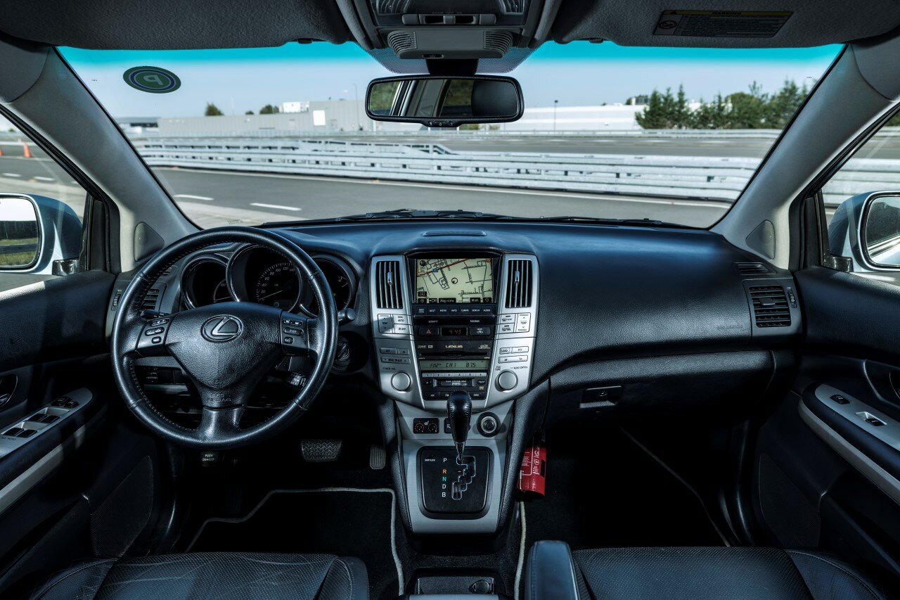 Interiér Lexusu RX 400h nabízí nevyvratitelný pocit luxusu a kultivovanosti
