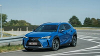 Lexus UX 250h ukazuje, jak ohromného zlepšení jízdní dynamiky Lexus od roku 2005 s hybridní technologií dosáhl