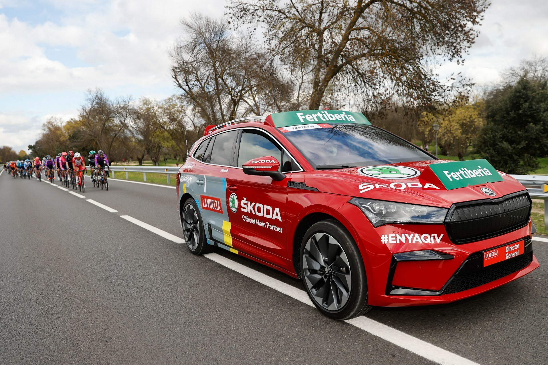 Škoda Enyaq iV se osvědčila jako ředitelský vůz při cyklistickém závodě La Vuelta kolem Španělska