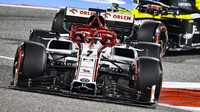 Kimi Räikkönen v závodě v Bahrajnu