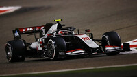 Kevin Magnussen v závodě v Bahrajnu
