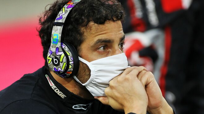 Daniel Ricciardo při restartu závodu v Bahrajnu