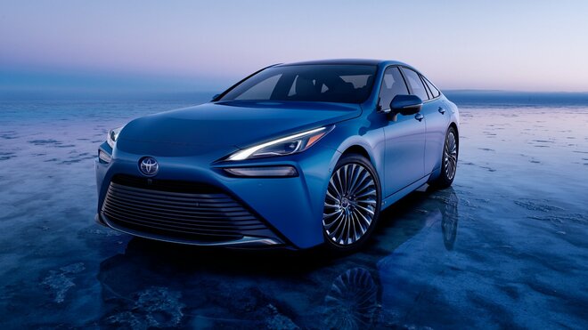 Toyota přepracovala Mirai, nová generace má mít dojezd 650 km, atraktivní vzhled a produkuje jen čistou vodu