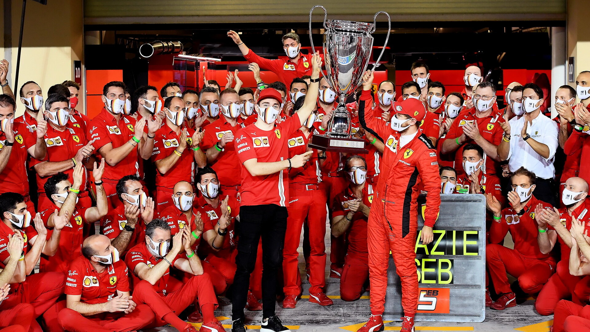 Sebastian Vettel se loučí s týmem Ferrari v Abú Zabí