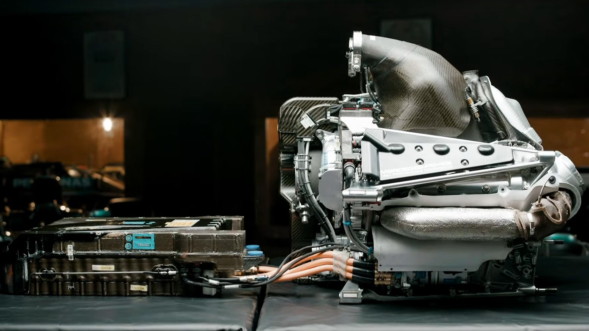Mercedes má v závěru sezóny obavy o spolehlivost své pohonné jednotky