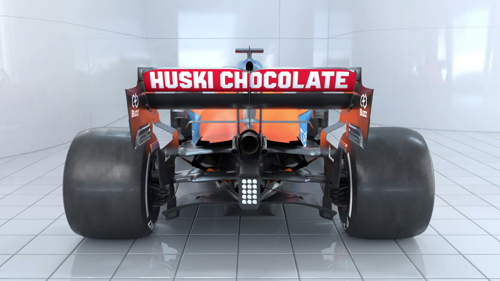 Záď představeného McLarenu - závodní specifikace bude pochopitelně vypadat zcela jinak