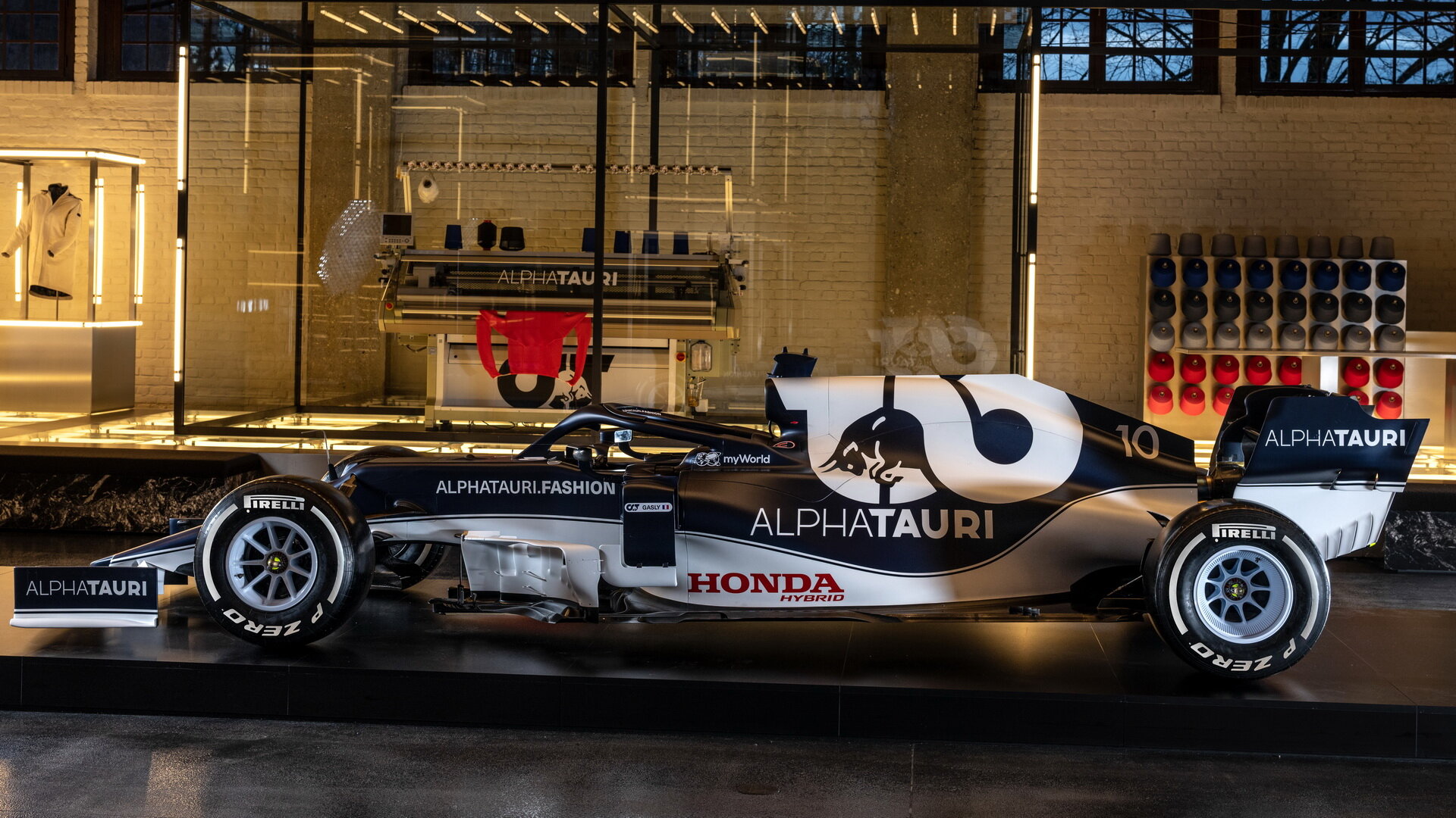 Představení nového vozu AlphaTauri AT02 - Honda
