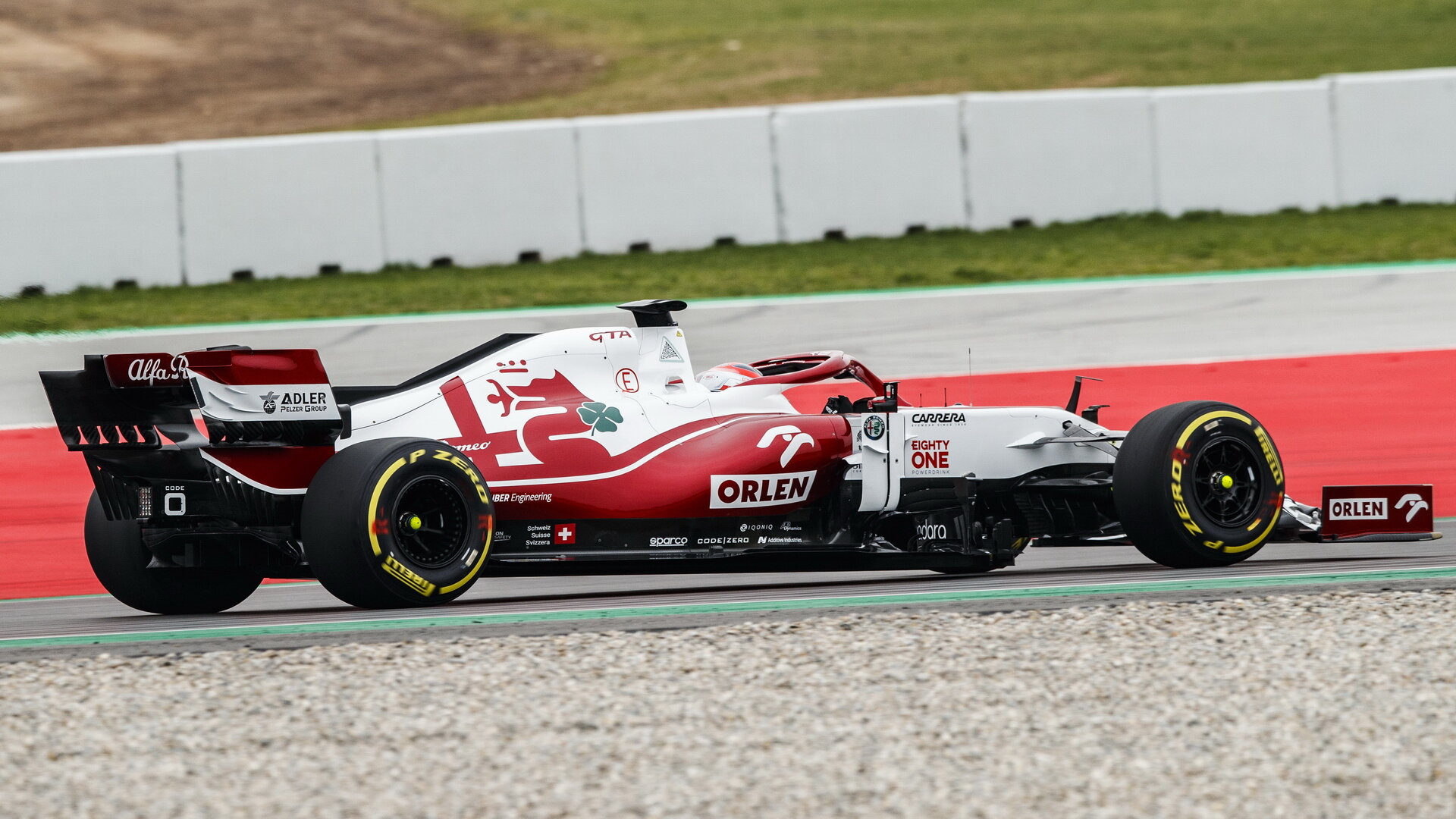 Alfa Romeo s novým vozem C41 během svého prvního testu v Barceloně