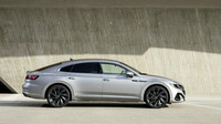 Volkswagen zahájil prodej nových sportovních modelů Arteon R a Arteon Shooting Brake R