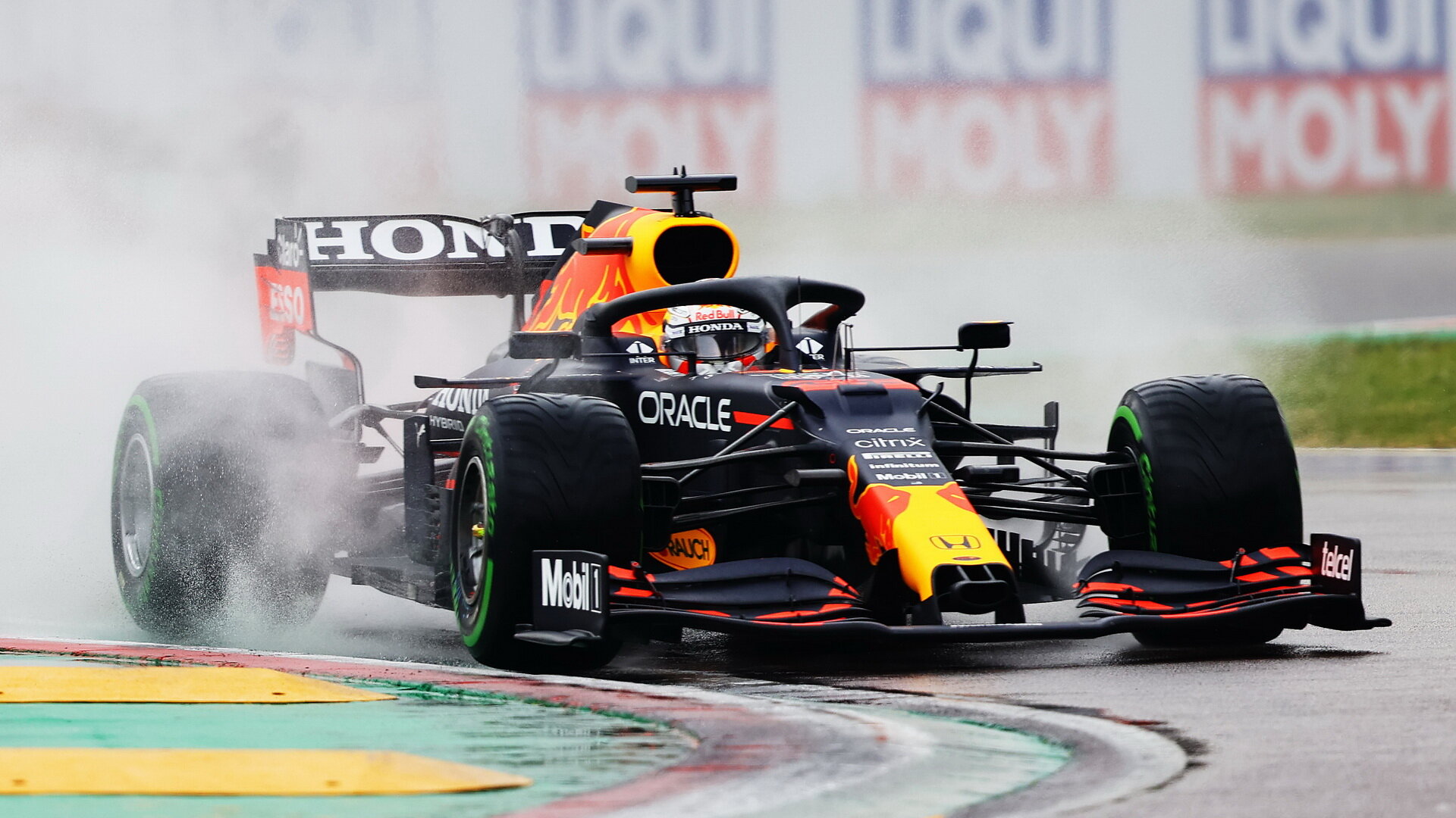 Grand Prix Belgie se kvůli dešti změnila v nekonečné čekání