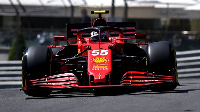 Carlos Sainz v tréninku na GP Monaka 2021