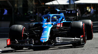 Fernando Alonso při čtvrtečním tréninku v ulicích Monaka