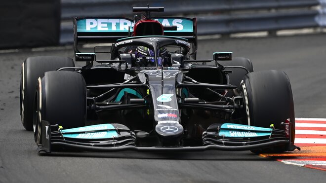 Lewis Hamilton v GP Monaka 2021