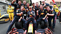 Max Verstappen slaví své první vítězství v Monaku