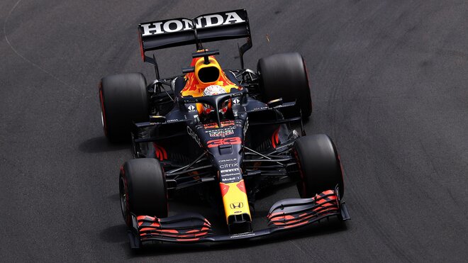 Max Verstappen v závodě v Monaku