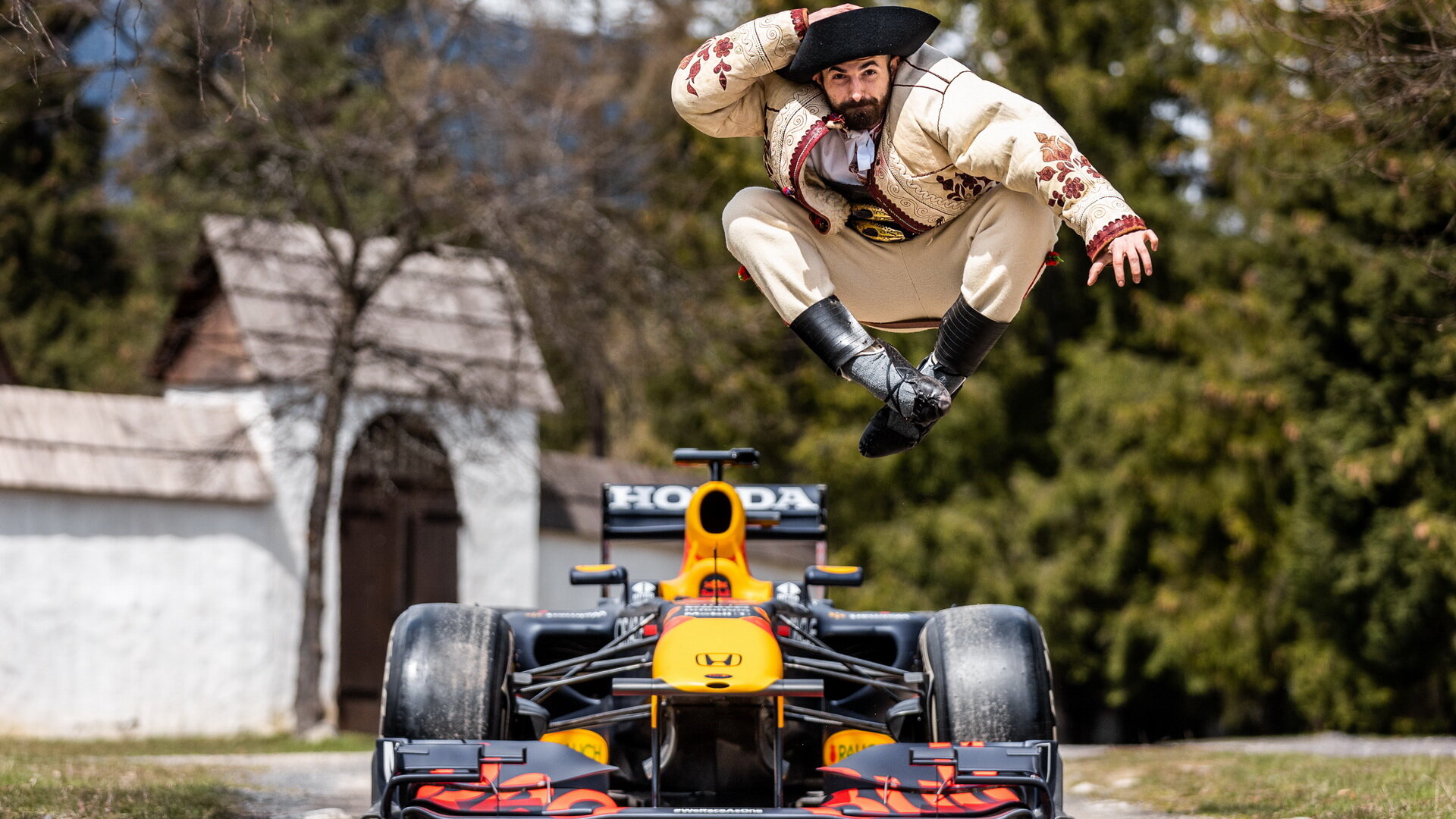 David Coulthard na slovenském venkově