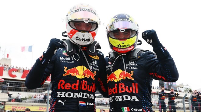 Max Verstappen a Sergio Pérez po úspěšném závodě ve Francii