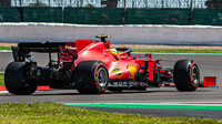 Carlos Sainz s Ferrari SF21 v Silverstone