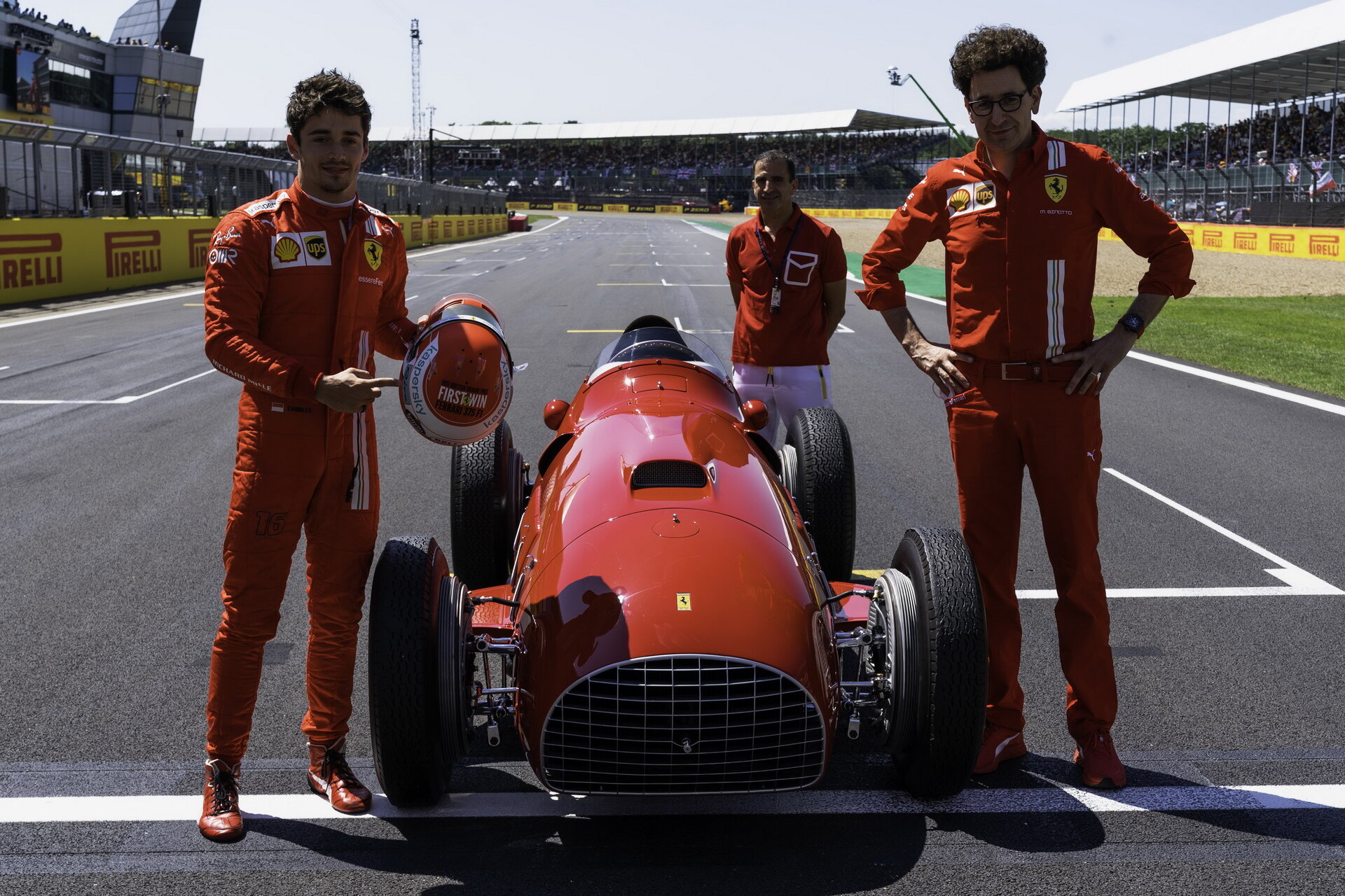 Historické Ferrari 375F1 v Silverstone