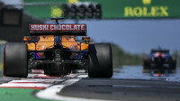 Daniel Ricciardo s McLarenem MCL35M v Maďarsku