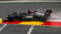 Lewis Hamilton počas upršené neděle v Belgii