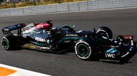 Lewis Hamilton v Holandsku s Mercedesem W12