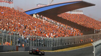 Max Verstappen v závodě v Holandsku