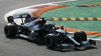 Lewis Hamilton v závodě na Monze