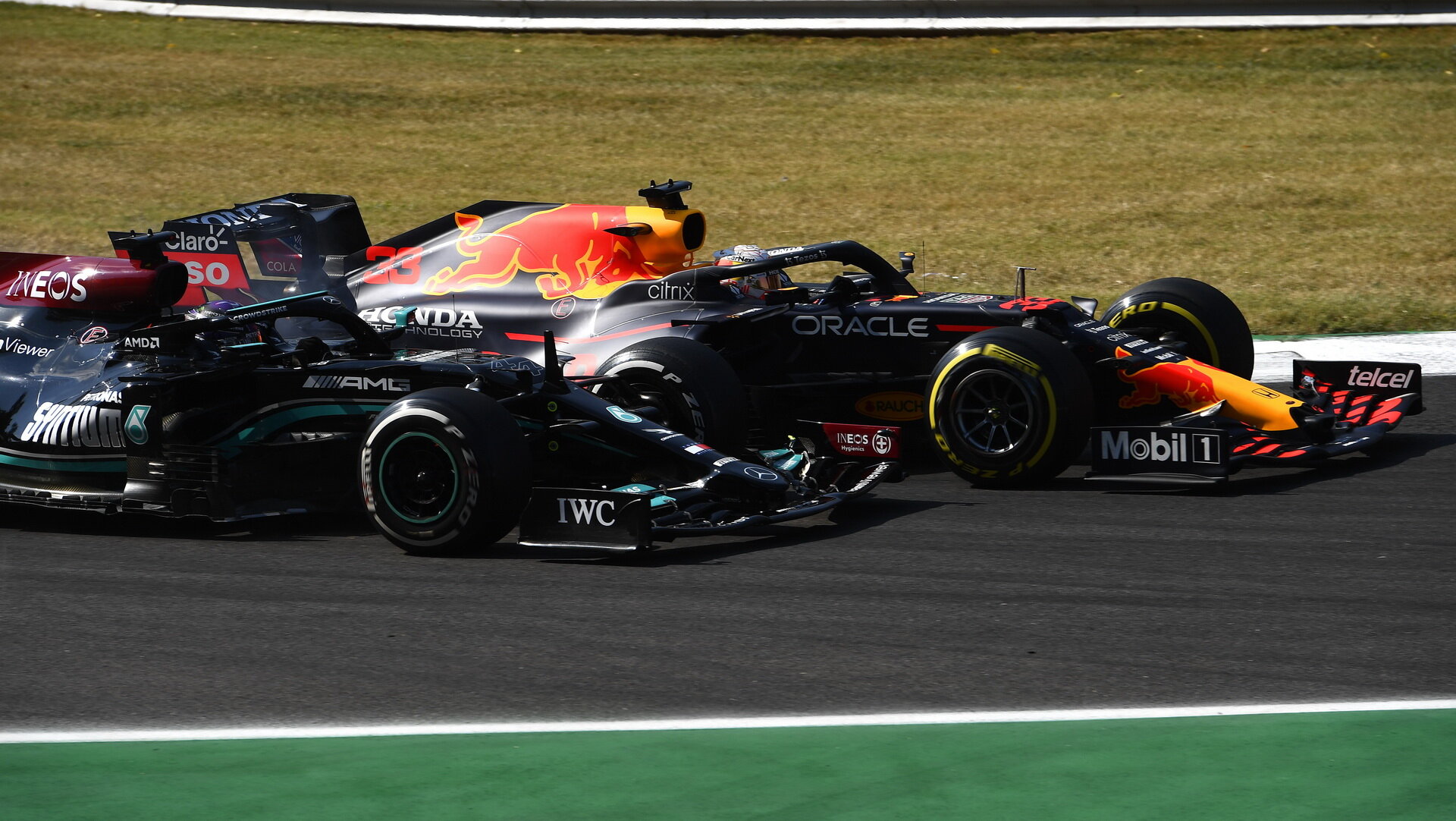 Max Verstappen letos zatím předčí i sedminásobného šampiona Lewise Hamiltona