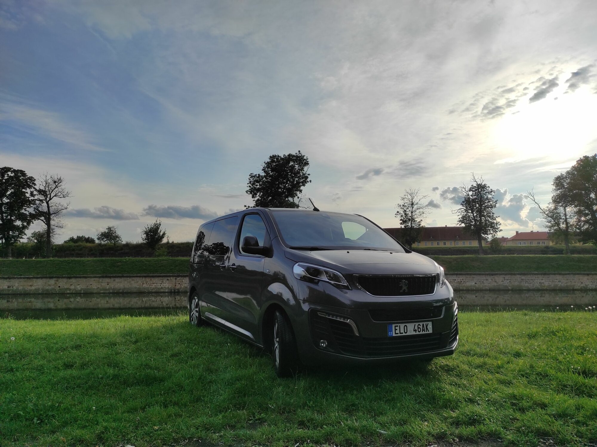Peugeot e-Traveller