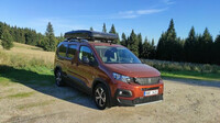 Peugeot Rifter se střešním stanem