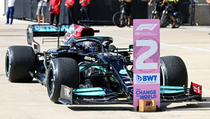 Lewis Hamilton po dojezdu do cíle na 2. místě v americkém Austinu