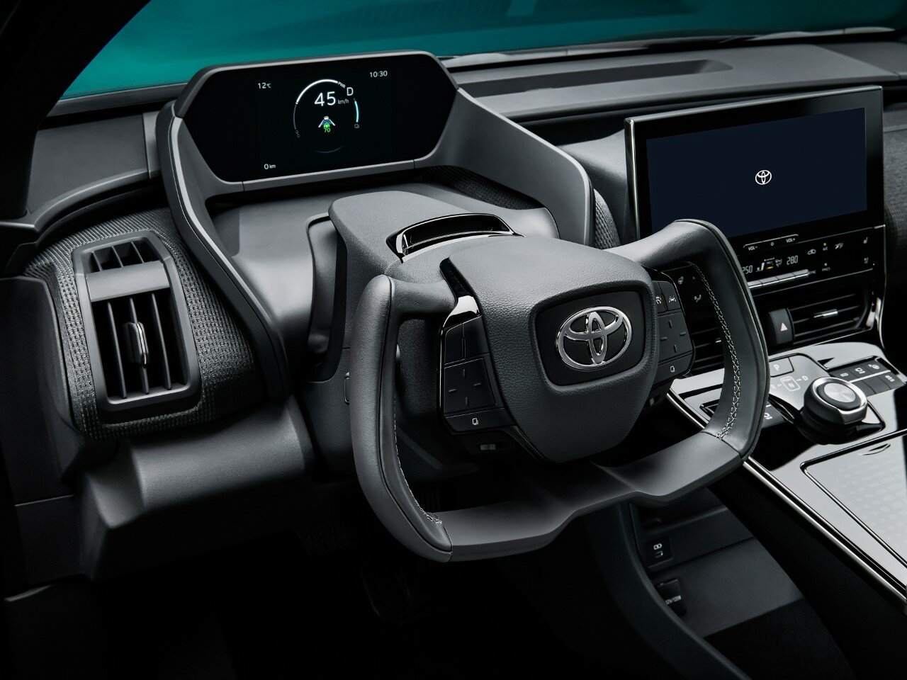 Toyota bZ4X dostala do vínku futuristický volant