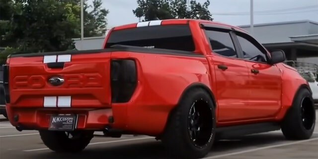 Ford Ranger ve stylu Mustangu