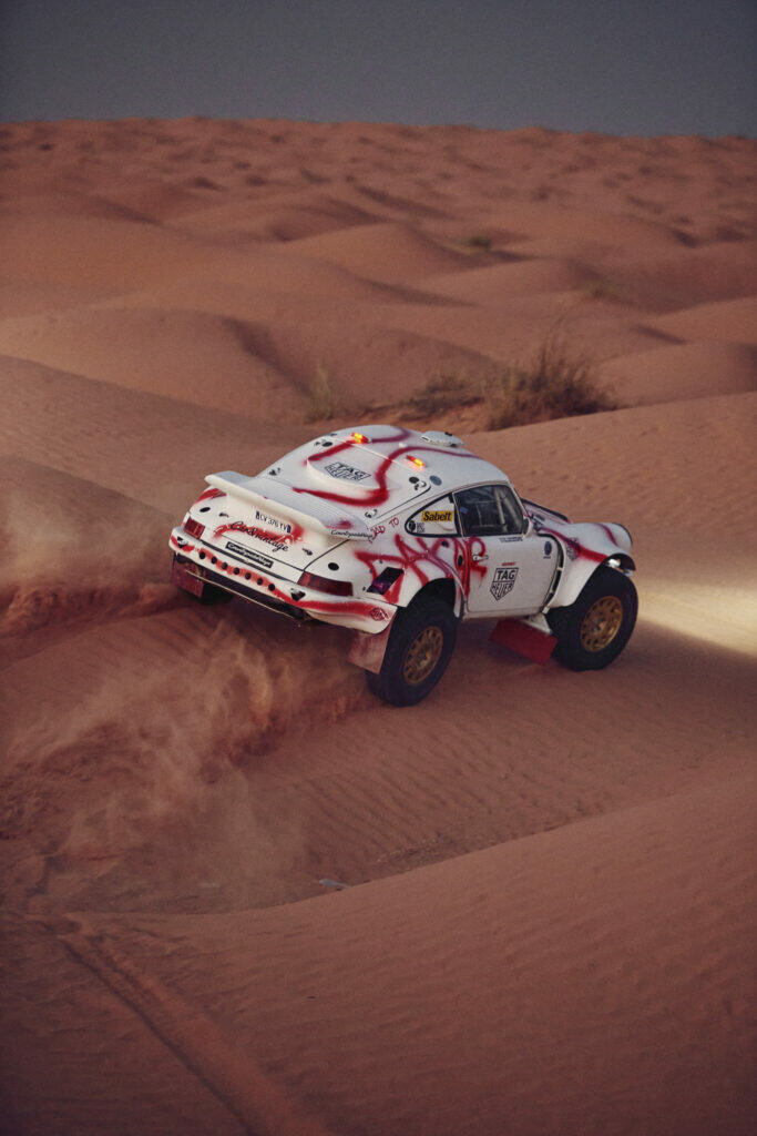 Porsche 911 Carrera 4 pro Dakar