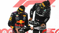Max Verstappen a Lewis Hamilton na pódiu po závodě v Kataru