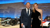 Valtteri Bottas se svou přítelkyní na galavečeru FIA