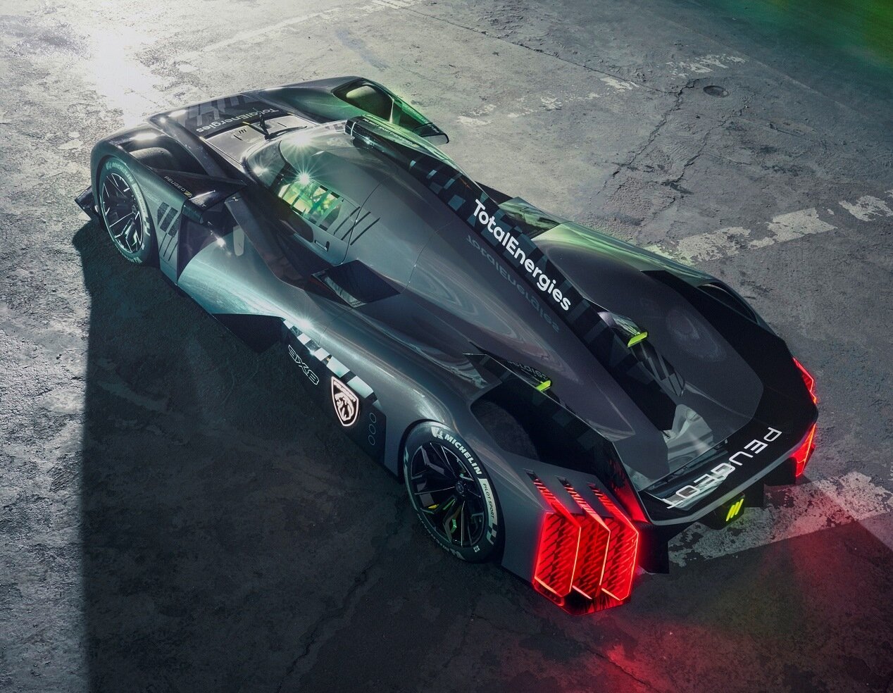 Peugeot představil 9X8 Hybrid Hypercar pro závod 24h Le Mans