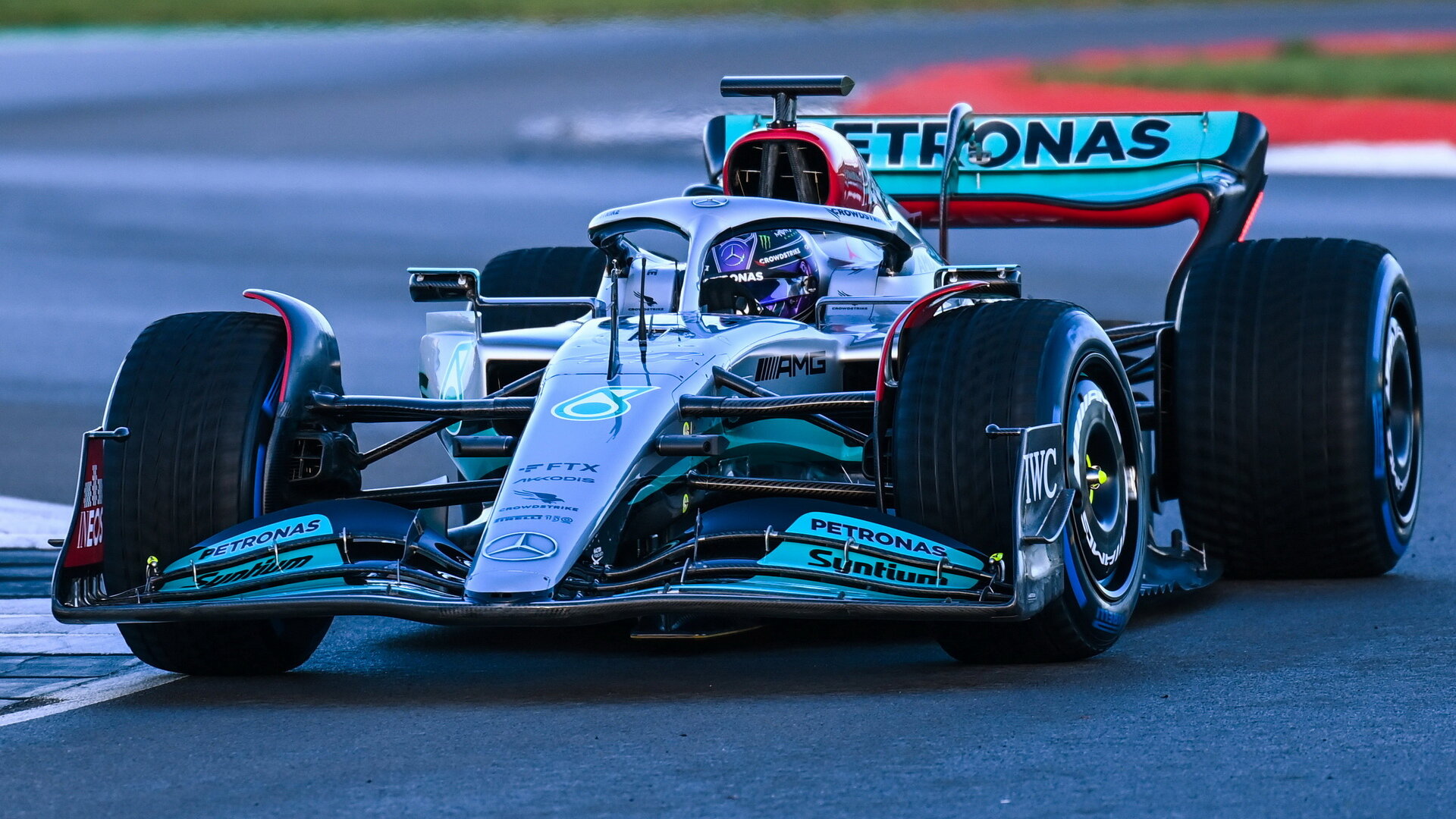 První test nového Mercedesu W13 v Silverstone