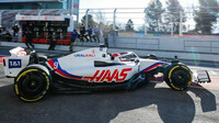 Haas VF-22 poprvé na závodním okruhu