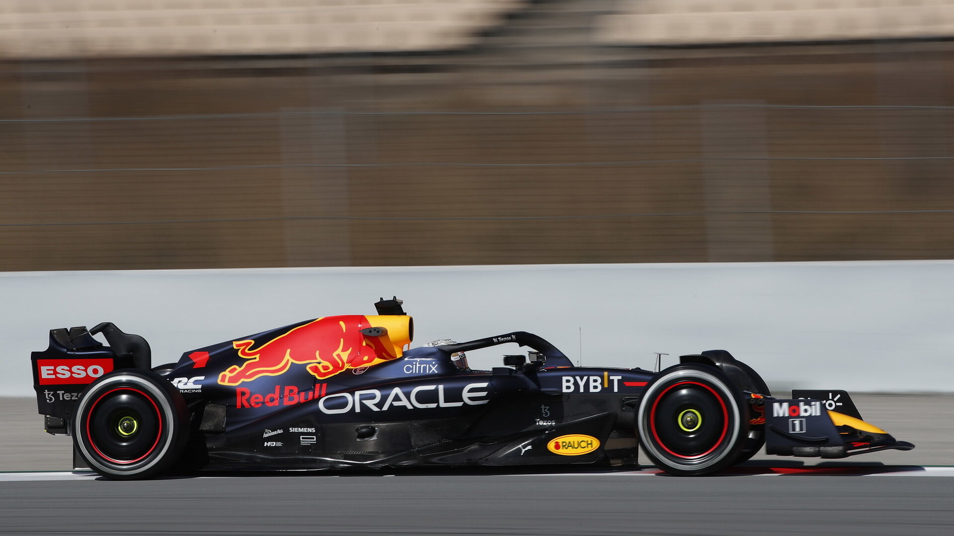Red Bull společně s Mercedesem patří i letos k hlavním favoritům na zisk mistrovského titulu