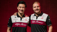 Guanyu Zhou a Valtteri Bottas