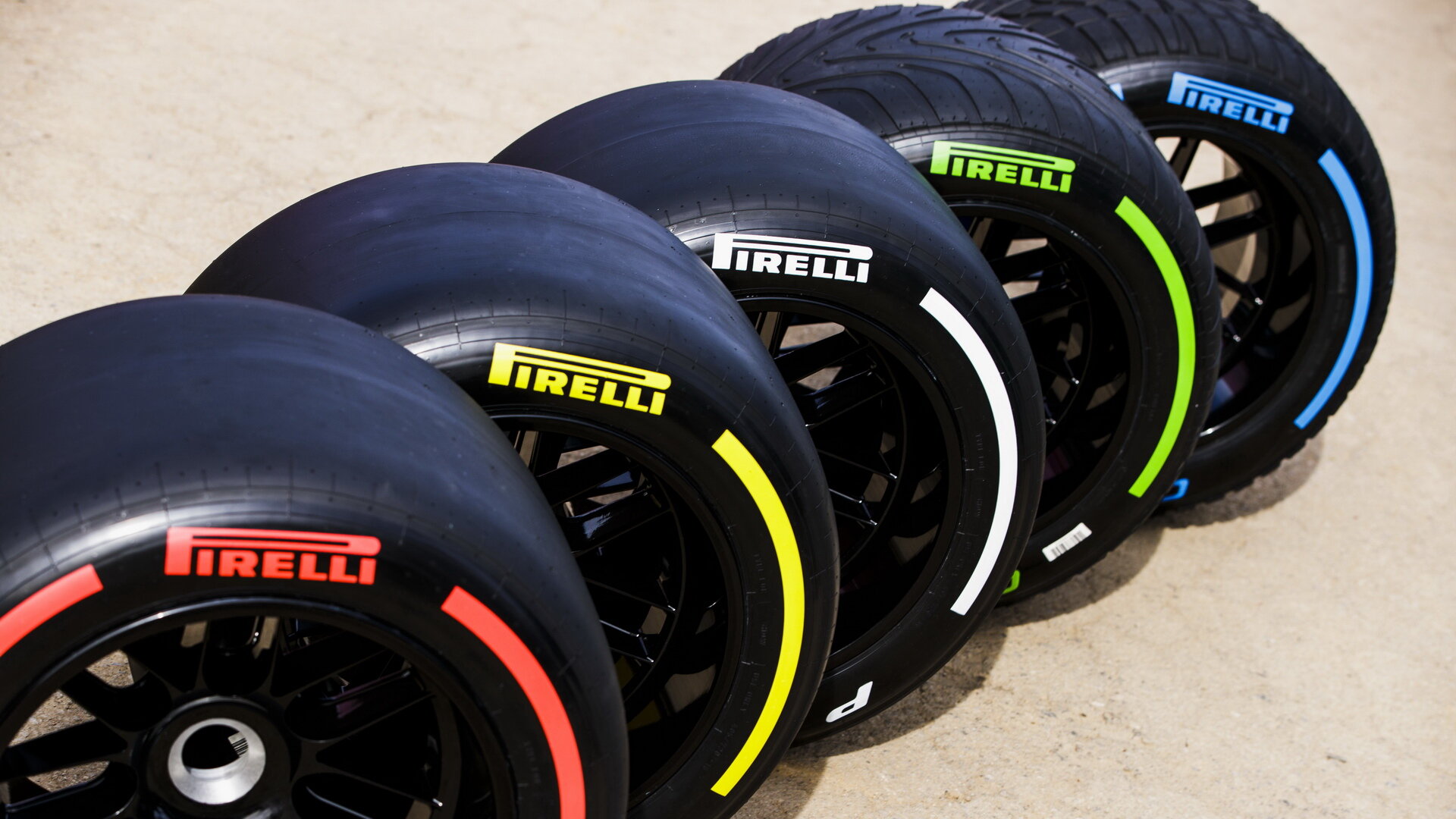 18" pneumatiky Pirelli pro F1 sezónu 2022